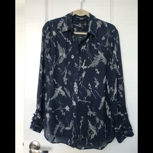 NWOT- never worn beautiful blue blouse - size M